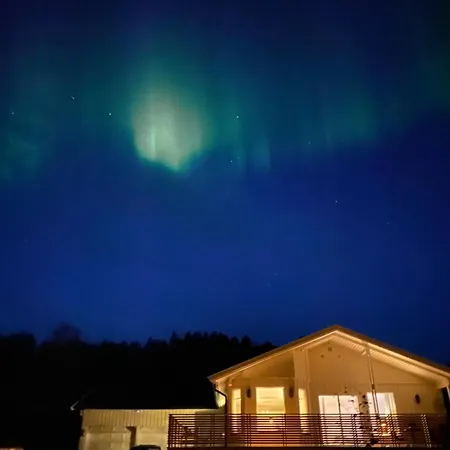 Brygghaugen, Middle Of Senja Villa Exterior photo